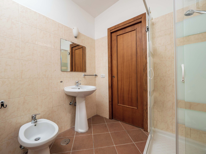 Bathroom 3, Casa de Maio, Napoli