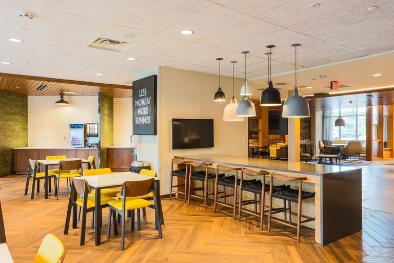 Food & Drinks 5, Fairfield Inn & Suites by Marriott Marquette, Marquette