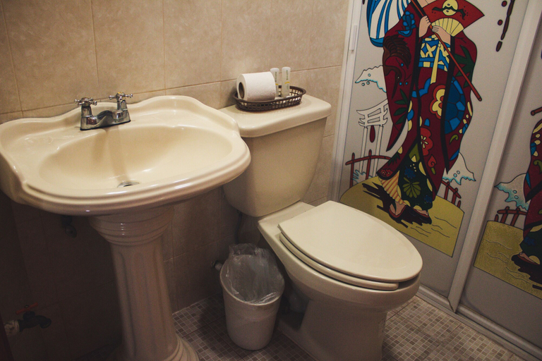 Bathroom 3, Hotel Lito, Compostela