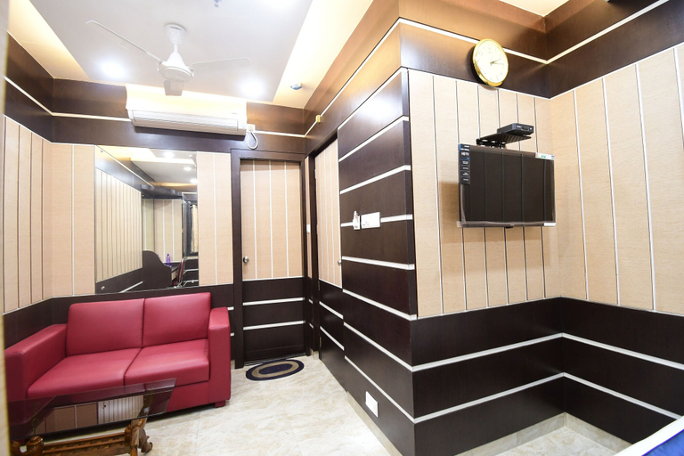 Others 4, Hotel Margaret, Kolkata