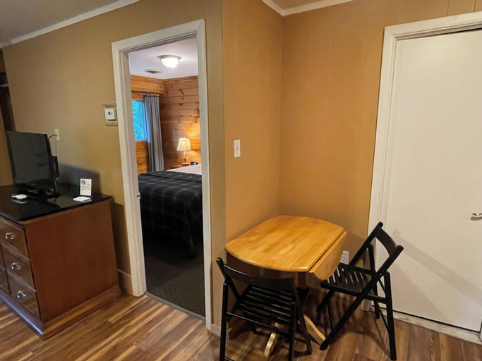 Dining Room 9