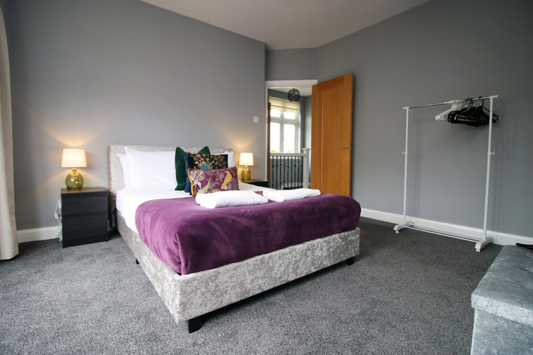 Bedroom 4, Carlton Grove by Tŷ SA, Newport