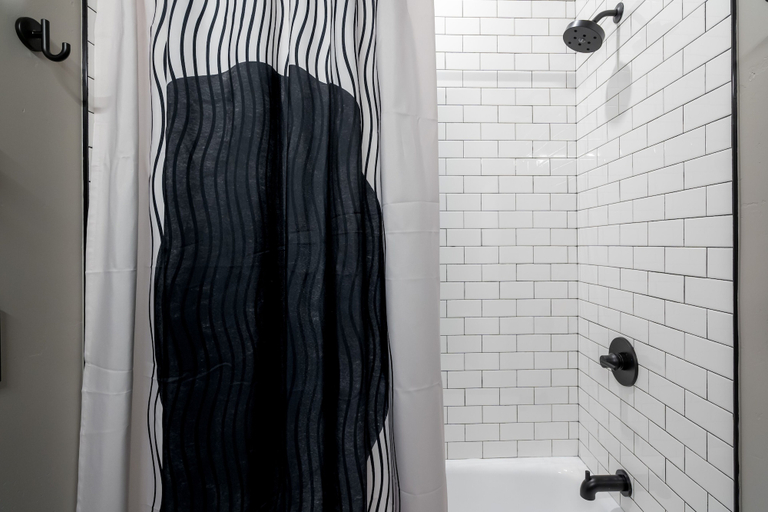 Bathroom 2, The 505 Eugene, Lane