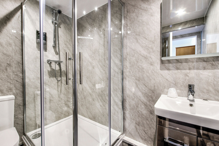 Bathroom 4, Morar Hotel, Highland