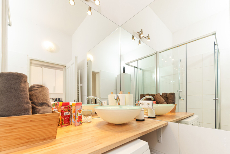 Bathroom 4, Luxurious and Bright, 5 min walk to city center, Wien