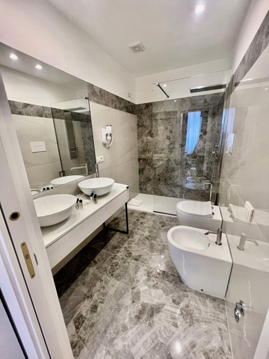 Bathroom 4, Màs Boutique Hotel, Rome