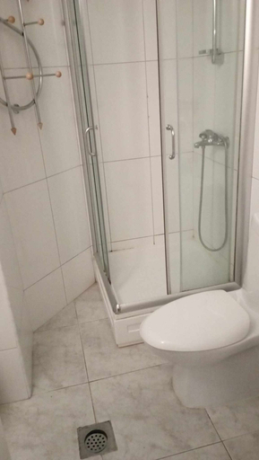 Bathroom 3, Hotel Bluebell
