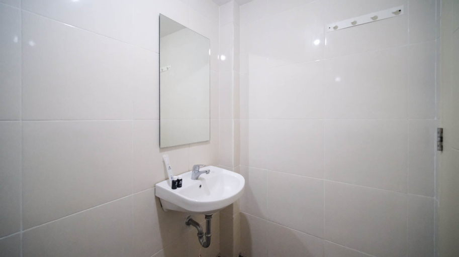 Bedroom 2, Comfy Studio Connected To Mall At Orchard Supermall Mansion Apartment, Surabaya