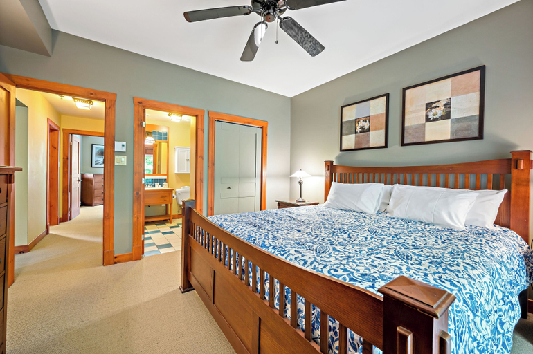 Bedroom 2, Tremblant-Les-Eaux – RVMT, Les Laurentides