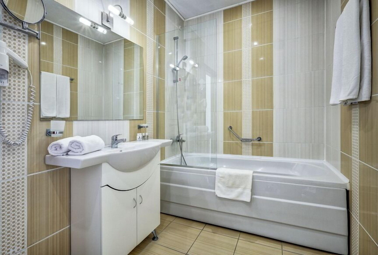 Bathroom 5, Hotel Continental, Varna
