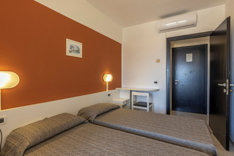 Bedroom 3, Hotel Quisisana Vada, Livorno