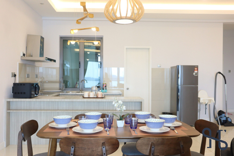 Dining Room 21