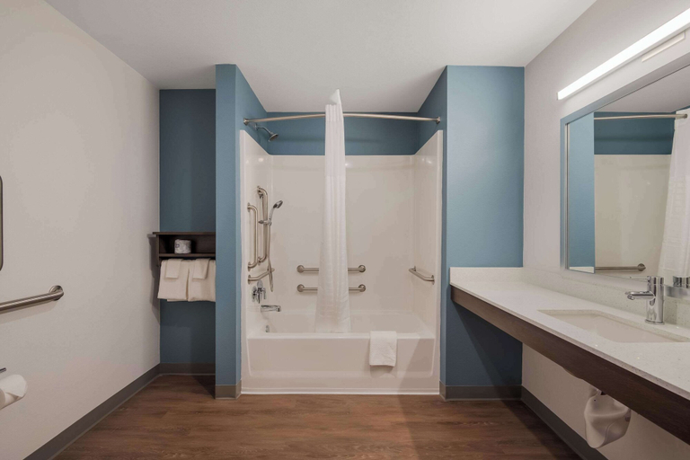 Bathroom 4, WoodSpring Suites Bellflower - Los Angeles, Los Angeles