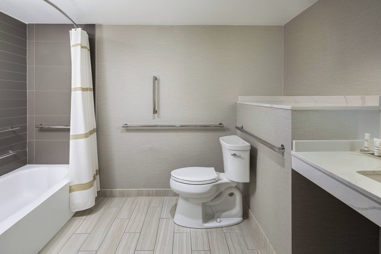 Bathroom 4, Houston Marriott South at Hobby Airport, Houston