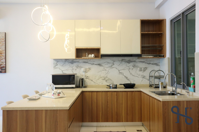 Dining Room 12