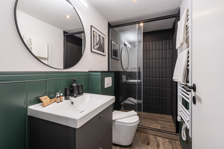 Bathroom 2, E41 Boutique Apartments by BQA, Budapesti