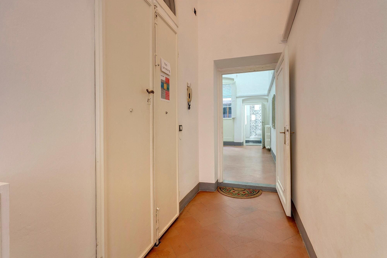 Room 3, Servi 34 in Firenze With 3 Bedrooms and 2 Bathrooms, Florence