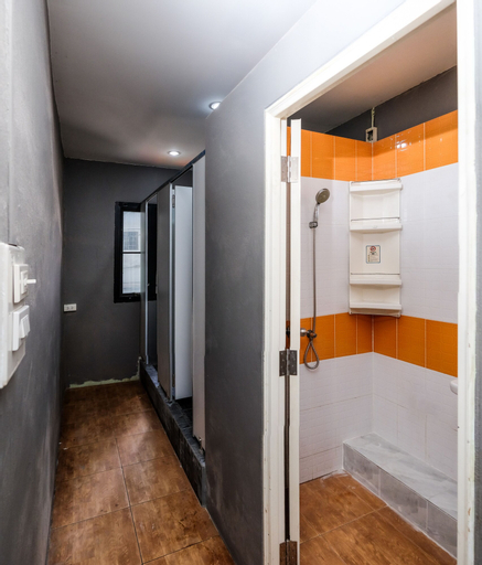 Bedroom 4, Delta 9 Hostel, Wattana