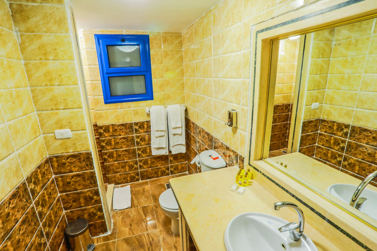 Bathroom 5, Mirage Bay Resort & Aqua Park, Safaja