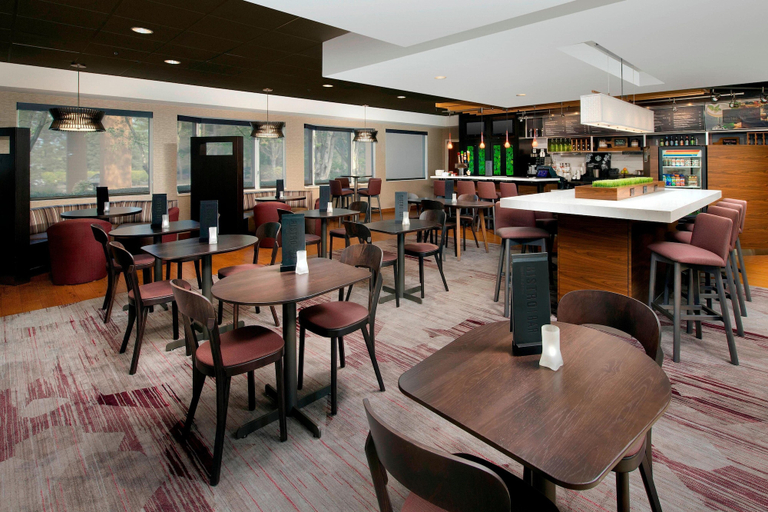 Food & Drinks 5, Courtyard By Marriott Portland Hillsboro, Washington