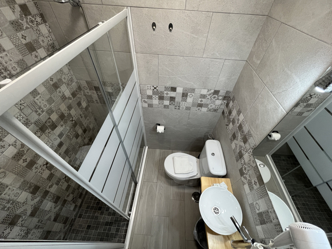 Bathroom 4, Pensión Cassandra, Santa Cruz de Tenerife