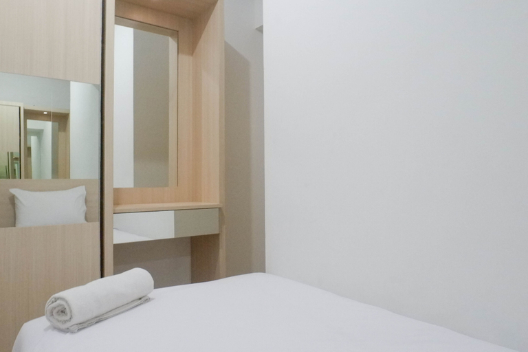 Bedroom 3, Relaxing And Serene 2Br Apartment At Tanglin Supermall Mansion, Surabaya