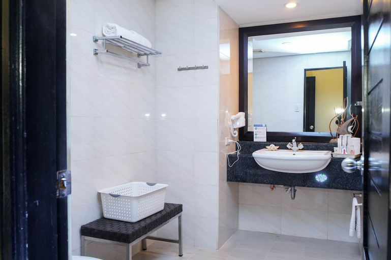 Bathroom 9
