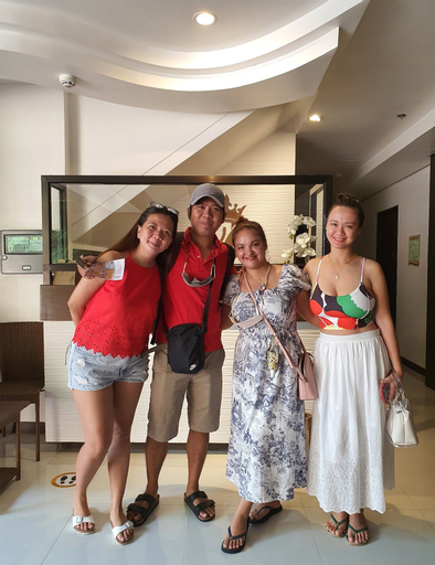 DIANNA'S INN, Coron