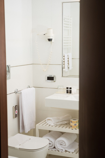 Bathroom 5, Grand Hotel Telese, Benevento