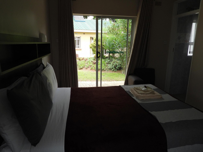 Room 3, 2 Bedroomed Apartment With En-suite and Kitchenette - 2066, Harare