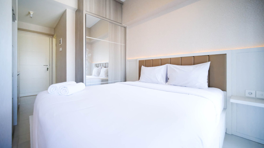 Bedroom 3, Nice Studio Connected To Mall At Tanglin Supermall Mansion Apartment, Surabaya