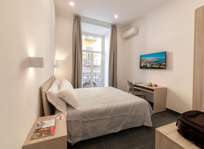 Bedroom 2, Neapolitan Breakfast, Napoli