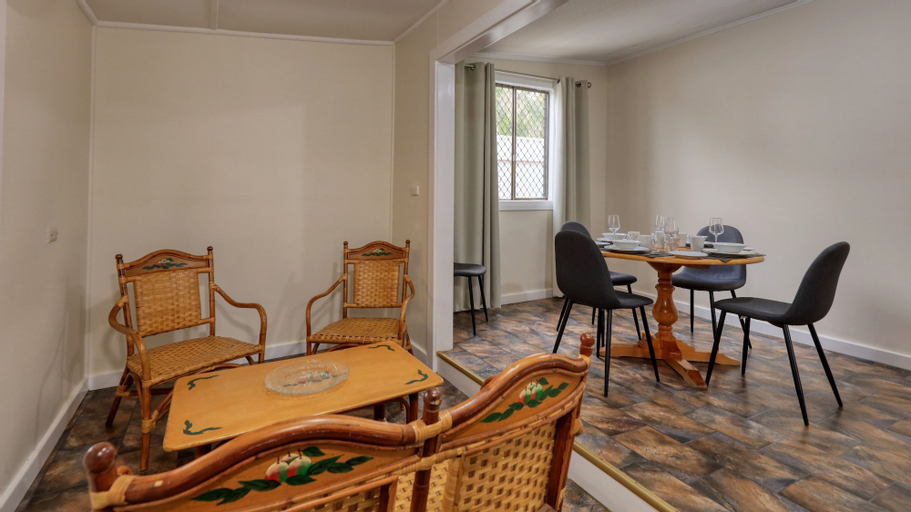 Dining Room 4
