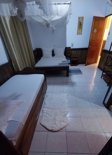 Bedroom 3, Aviavy Plage Hôtel, Diana