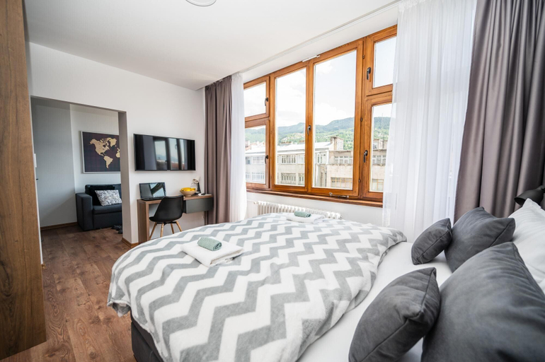 Room 2, Modern and Bright Duplex - Main Street, Sarajevo