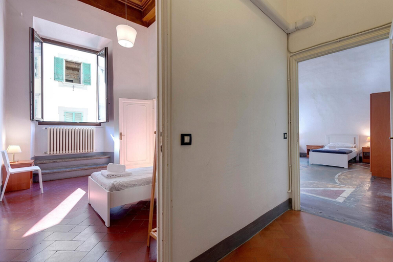 Room 5, Servi 34 in Firenze With 3 Bedrooms and 2 Bathrooms, Florence