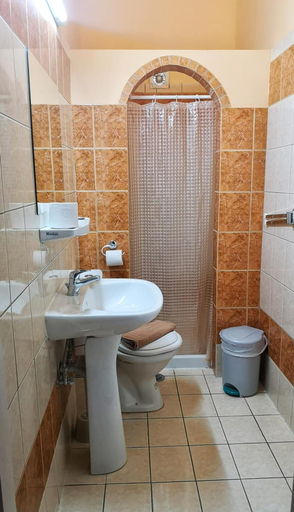 Bathroom 4, Grand Hotel Loutraki, Peloponnese