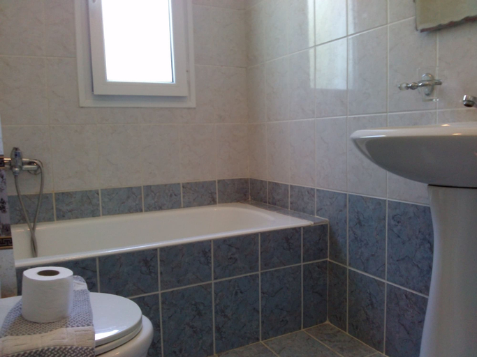 Bathroom 5, Liberatos Village, Ionian Islands