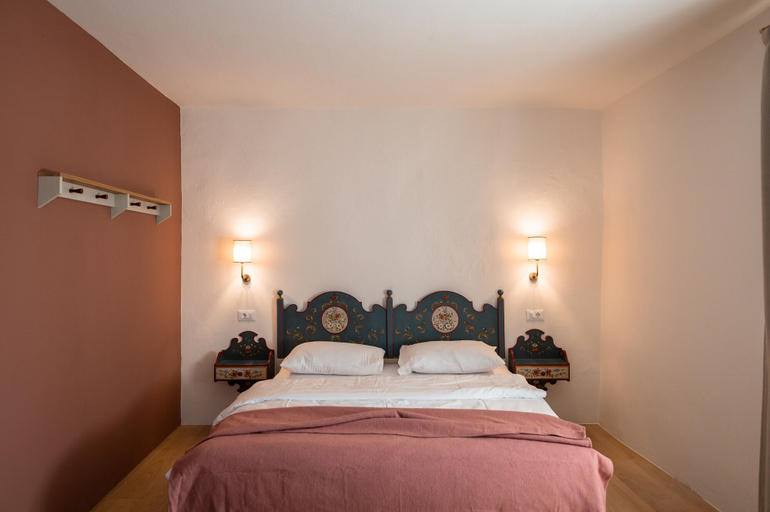 Bedroom 5, Pension Leuchtenburg, Bolzano