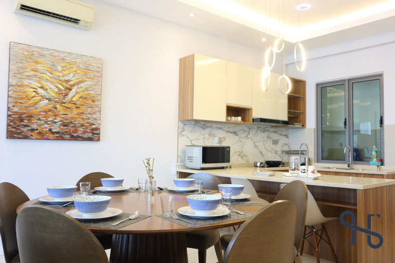 Dining Room 8