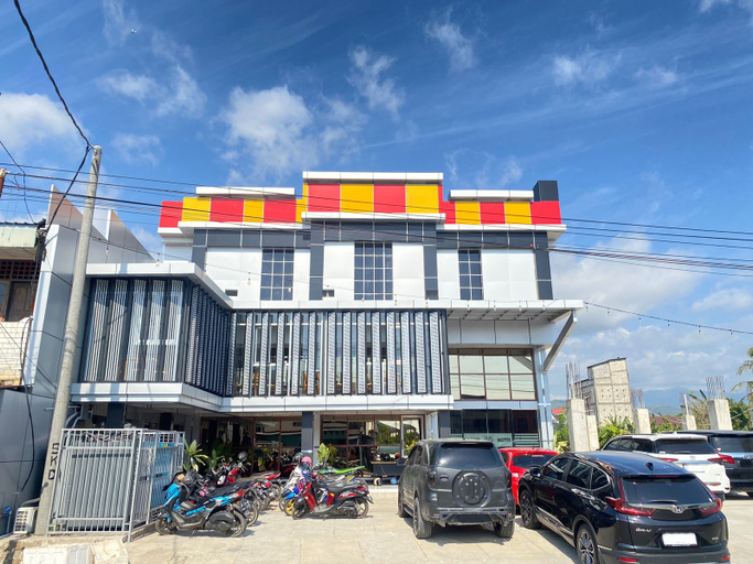 Exterior & Views 2, D'Shining Hotel, Barru