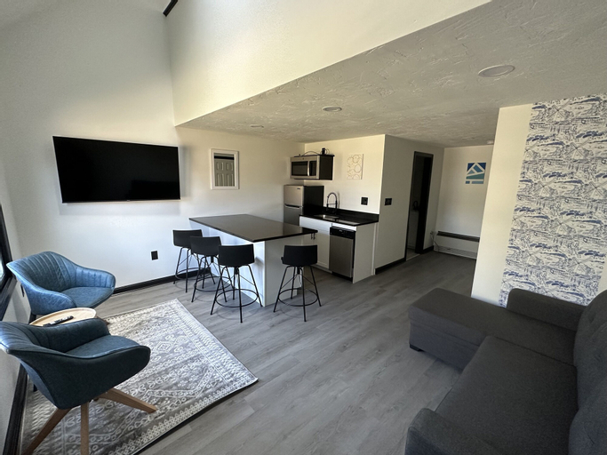 Harborside Suites, Barnstable