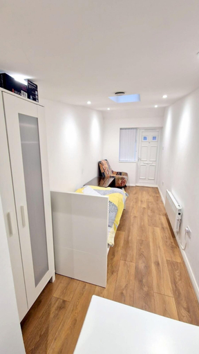 Others 3, Cute Studio Apartment in South Croydon, London