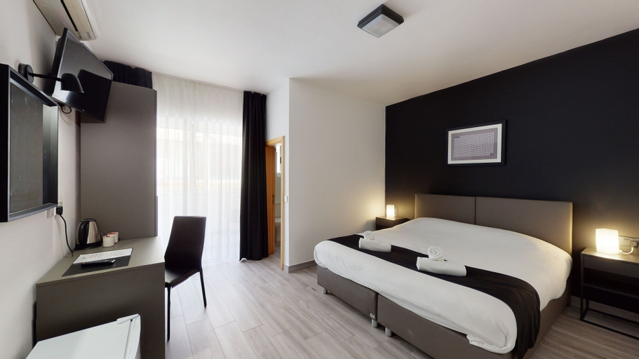 Bedroom 2, Block