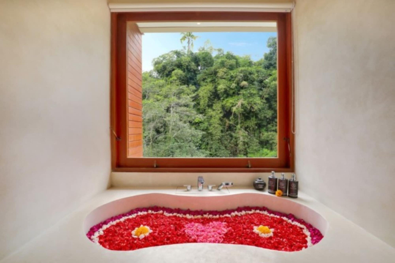 Bathroom 25