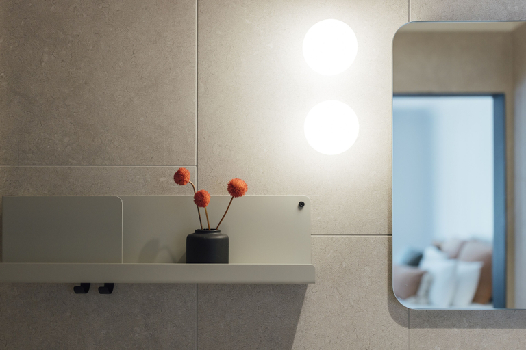 Bathroom 5, Eleven, Hepburn - East
