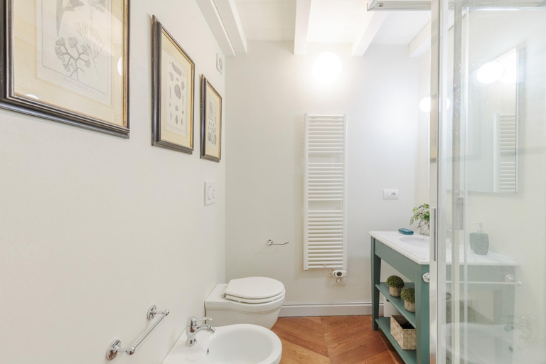 Room 4, Casa Edgar in Lucca With 2 Bedrooms and 2 Bathrooms, Lucca