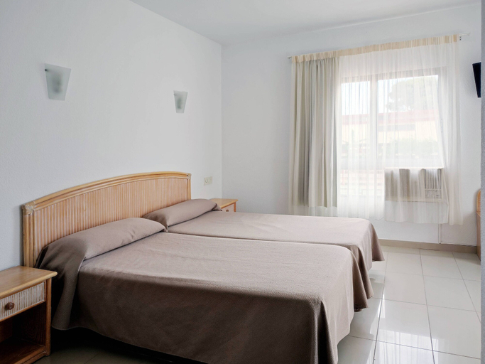 Bedroom 4, Hotel Porto, Valencia