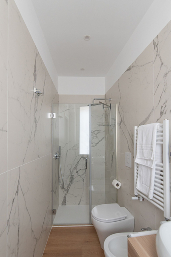 Bathroom 3, Nolana 28 Rooms in Naples, Napoli