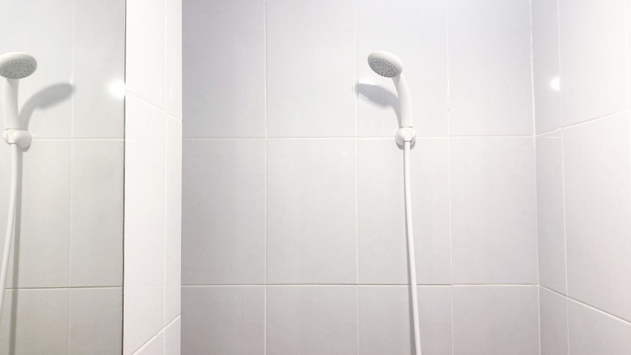 Bathroom 5, Fully Furnished Studio At Tokyo Riverside Pik 2 Apartment, Tangerang